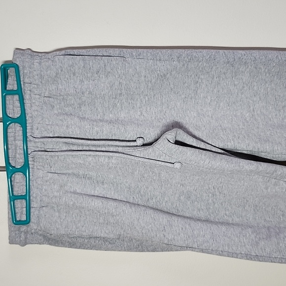 Aritzia Tna Gray Sweatpants with Elastic  Waistband Drawstring Joggers Athletic - Picture 2 of 8